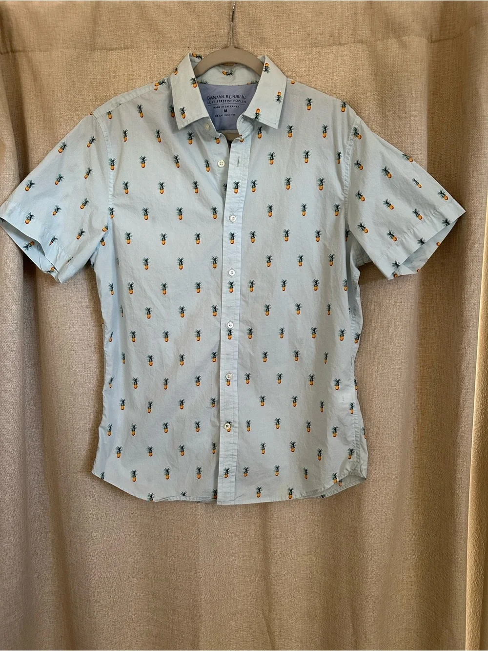 Men’s Banana Republic Light Blue Short-Sleeve Pineapple Print Shirt